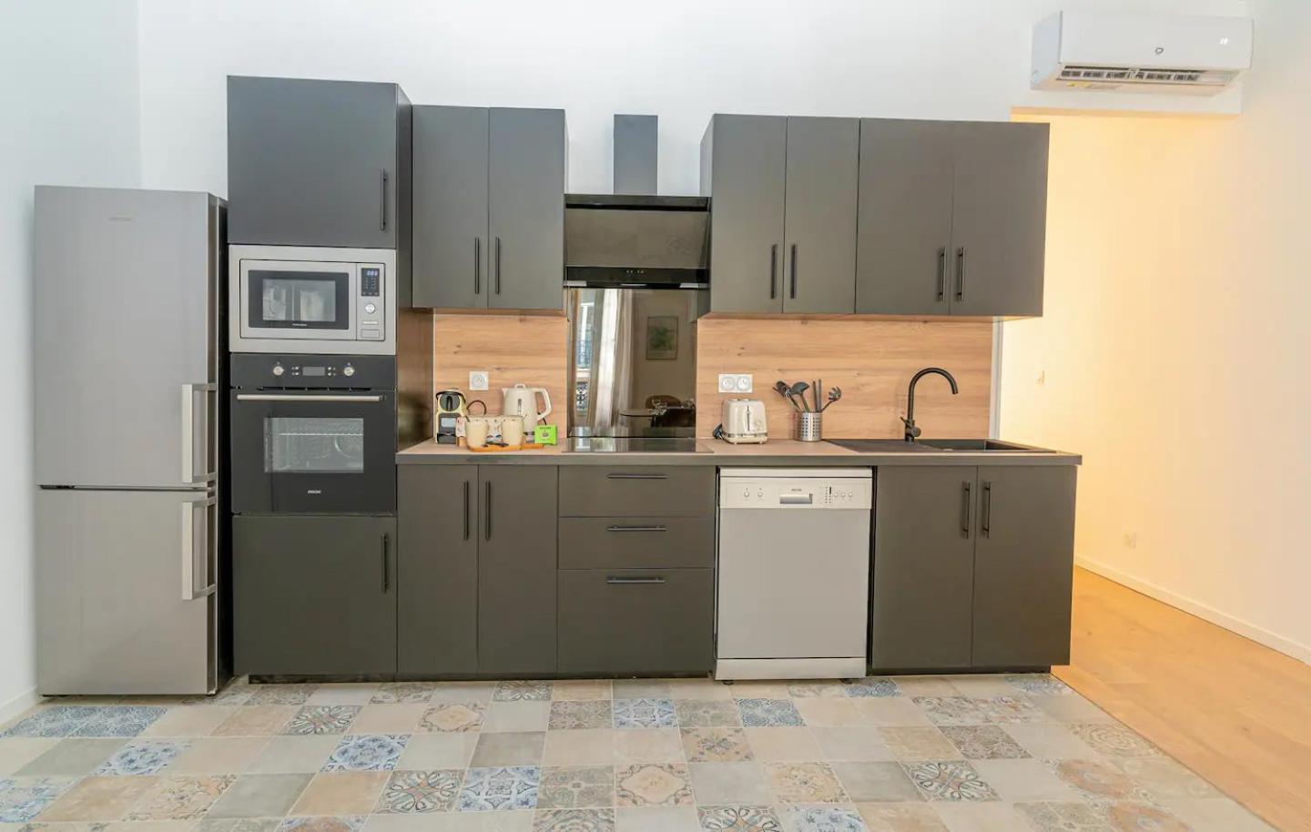 Central, Calme Et - 6 Places Apartment
